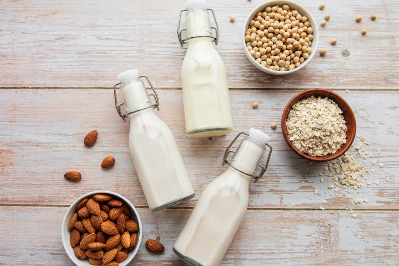 植物性ミルクのデメリットは?【4種類の植物性ミルクを牛乳と比較解説】